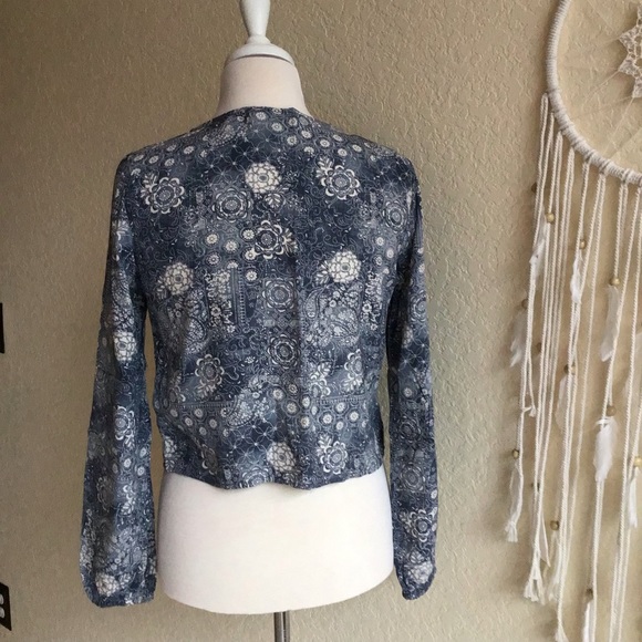 👗 Button Down Floral V-neck Blouse, Size S - Picture 2 of 9